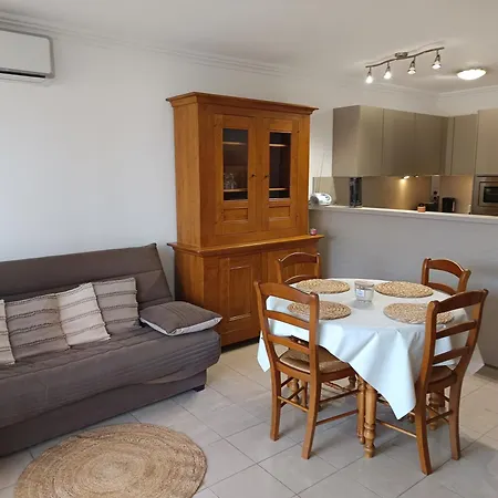 2 Pieces Terrasse Proche Saint-Raphaël