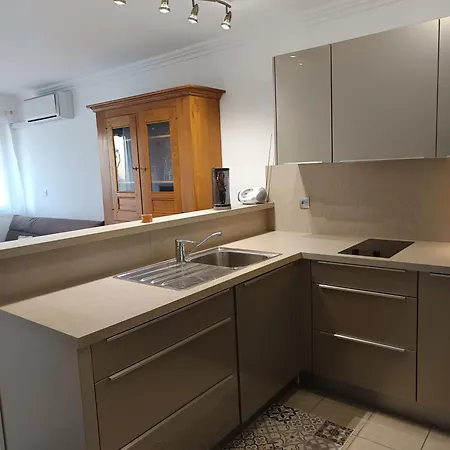 Appartement 2 Pieces Terrasse Proche